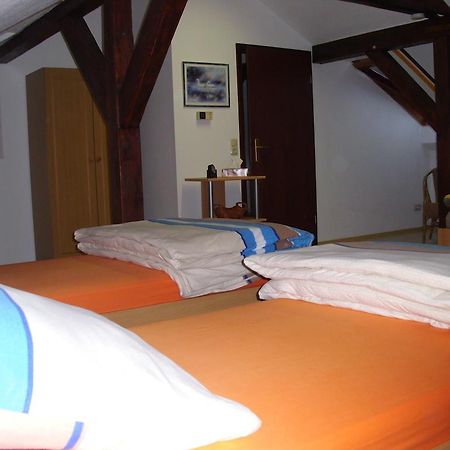 Ferienwohnung Am Dorfplatz Wittenberg Szoba fotó