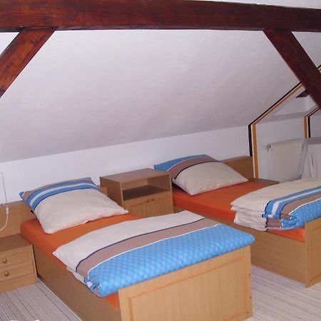 Ferienwohnung Am Dorfplatz Wittenberg Szoba fotó