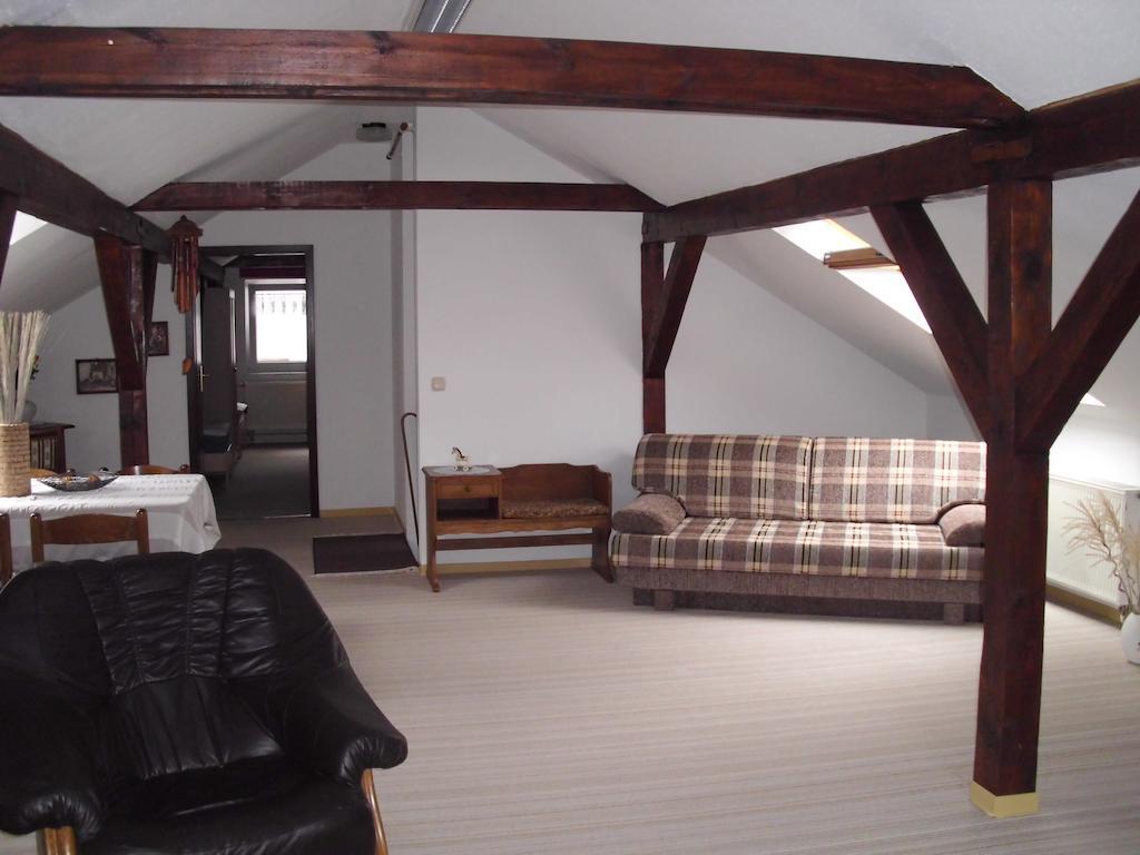 Ferienwohnung Am Dorfplatz Wittenberg Szoba fotó
